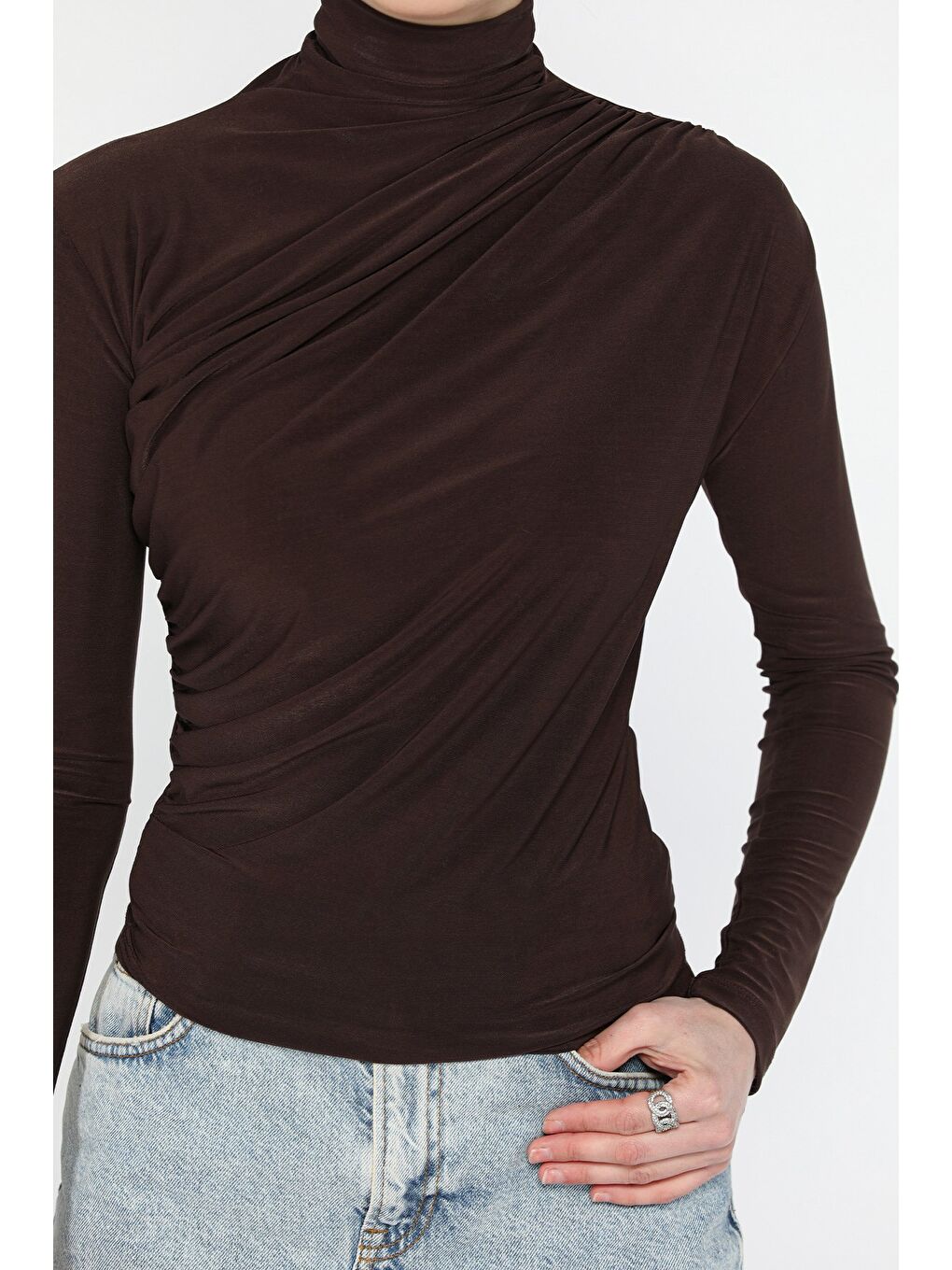 Kahverengi Omuz Ve Bel Drapeli Uzun Kol Bluz-3