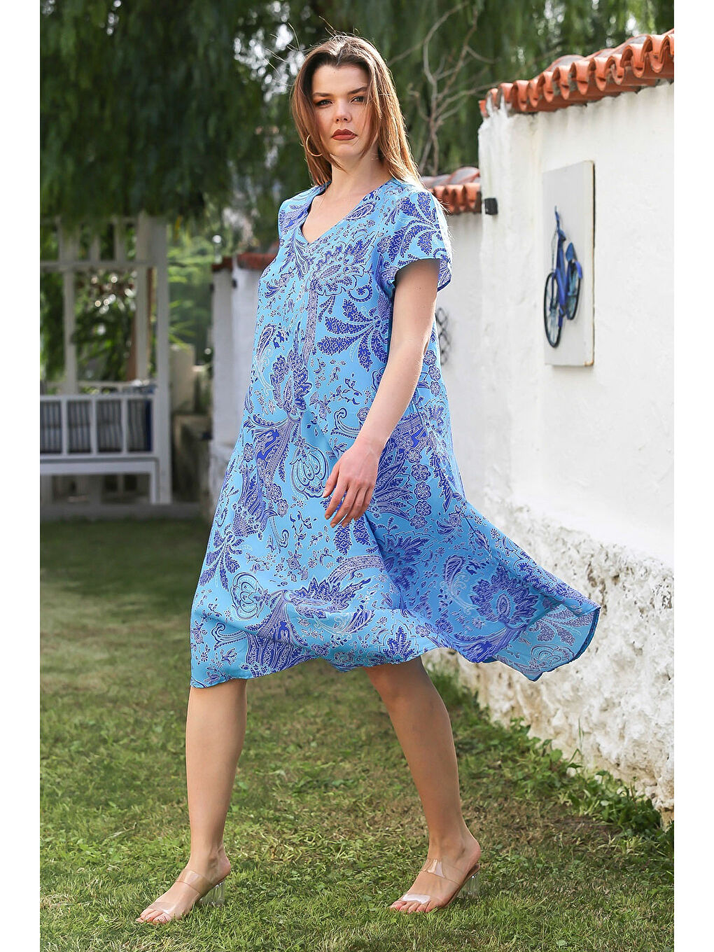 Mavi V Yaka Düşük Kol Allover Baskılı Casual Viskon Dokuma Elbise 115 66