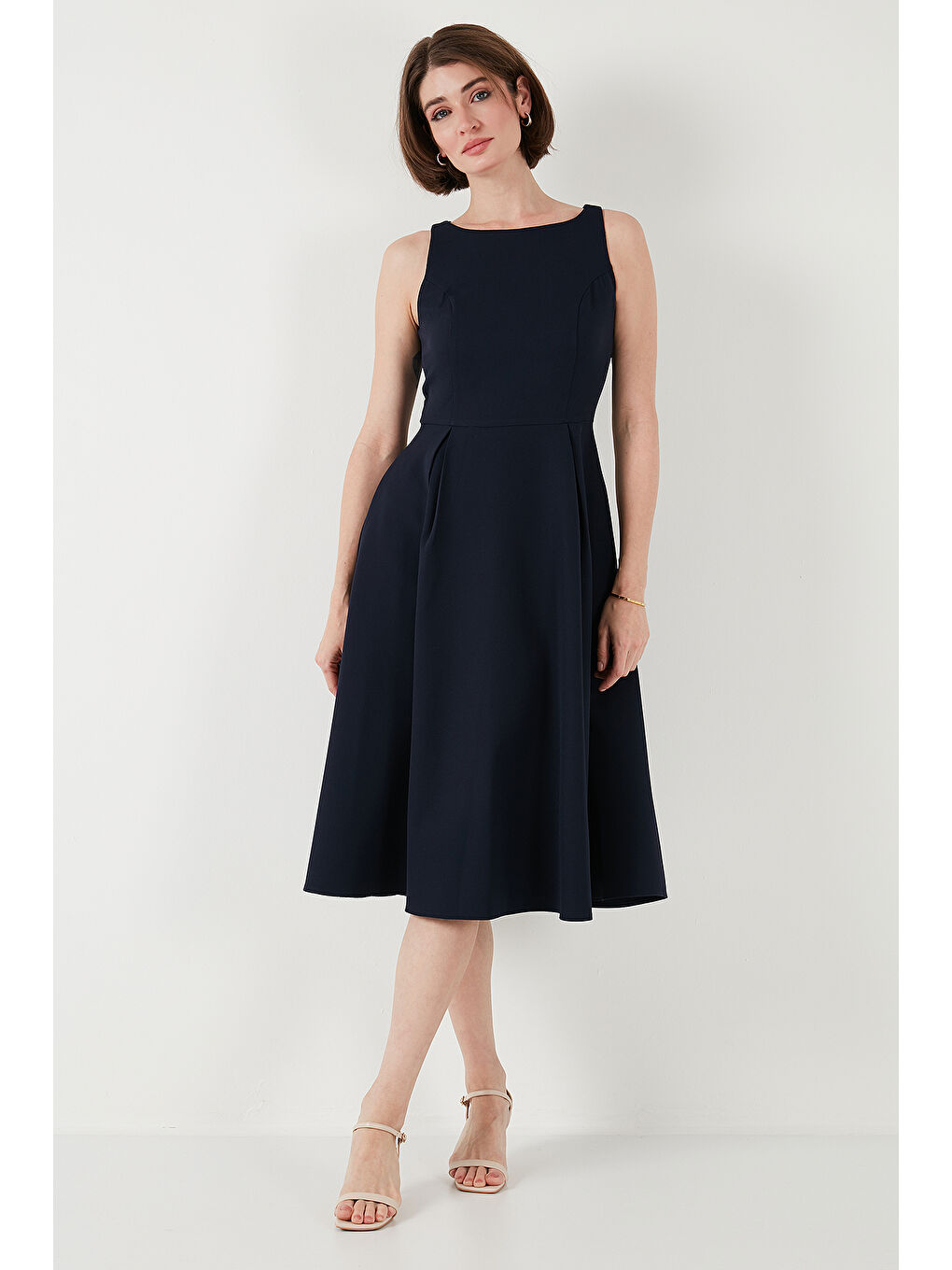 Lacivert Regular Fit Bisiklet Yaka Cepli Pileli Midi Boy Kadın Elbise 6111963-3