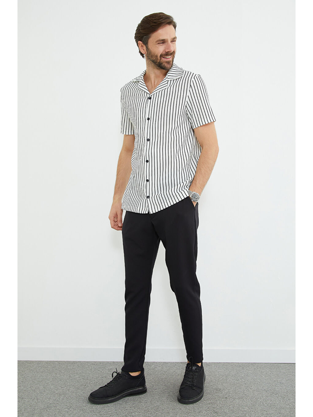 Beyaz Çizgili Fitilli Kısa Kollu Gömlek-3