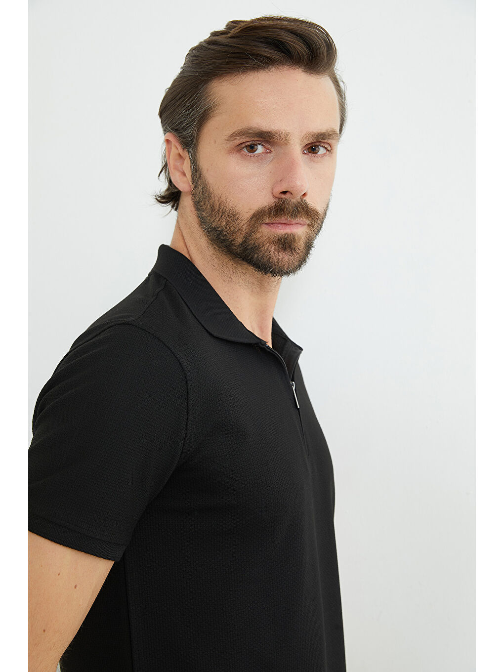 Siyah Yarım Fermuarlı Petek Kumaş Polo Yaka Tişört-3