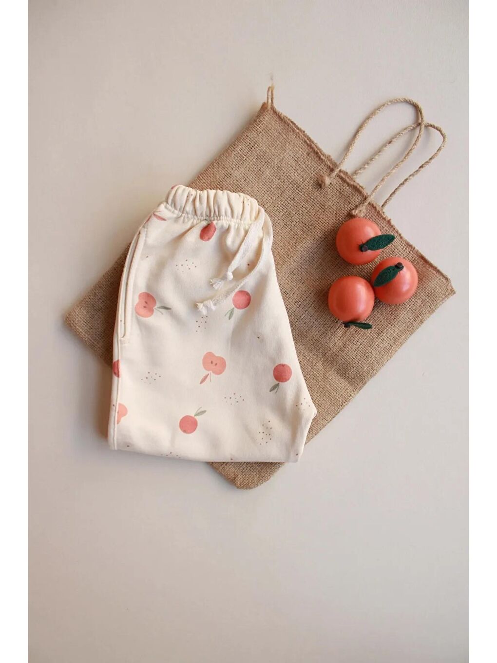 Ekru Elma Baskılı Eşofman Altı-3