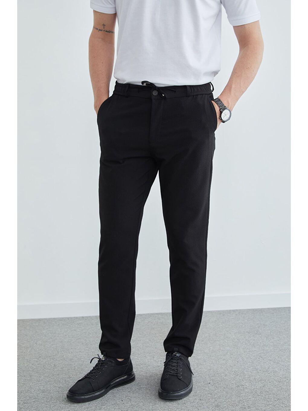 Siyah Beli Bağcıklı Dokulu Pantolon-1