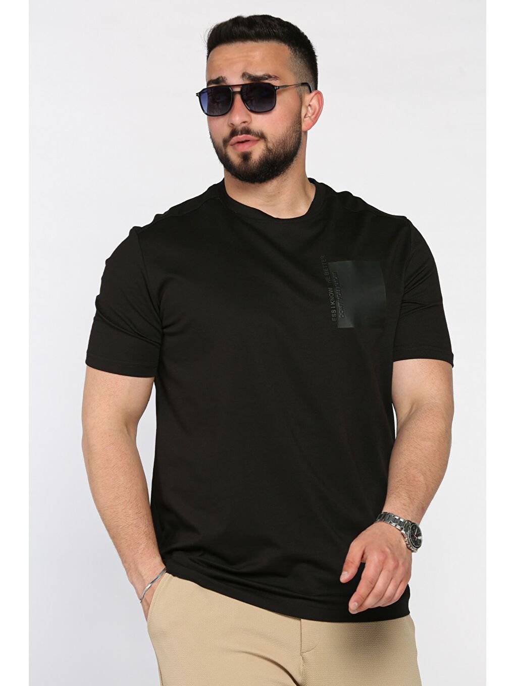 Siyah Bisiklet Yaka Baskılı Erkek Tişört-1