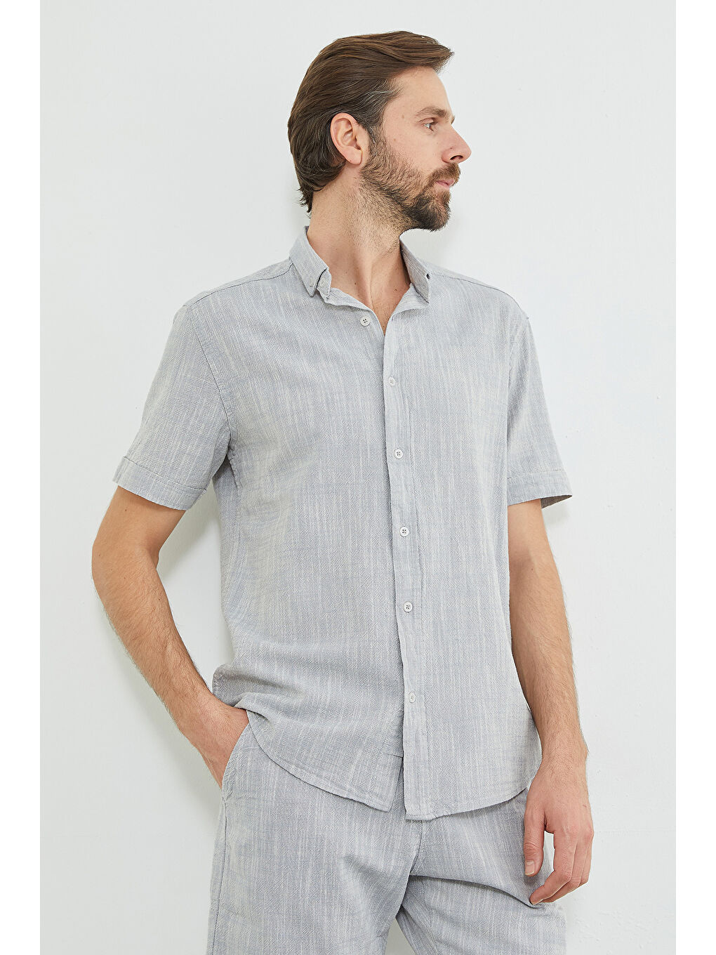 Gri Flamlı Düğmeli Keten Görünümlü Gömlek-2