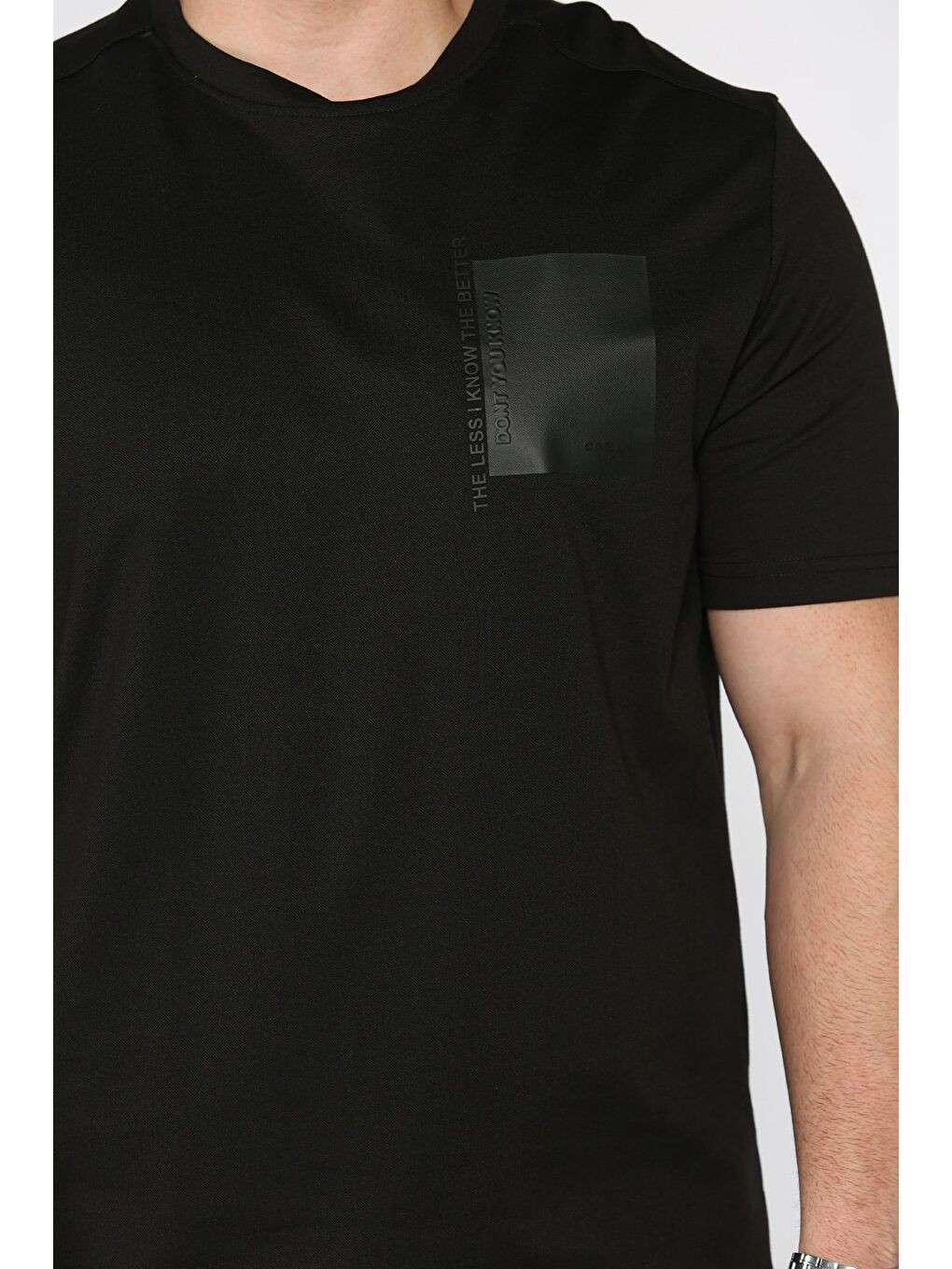 Siyah Bisiklet Yaka Baskılı Erkek Tişört-3