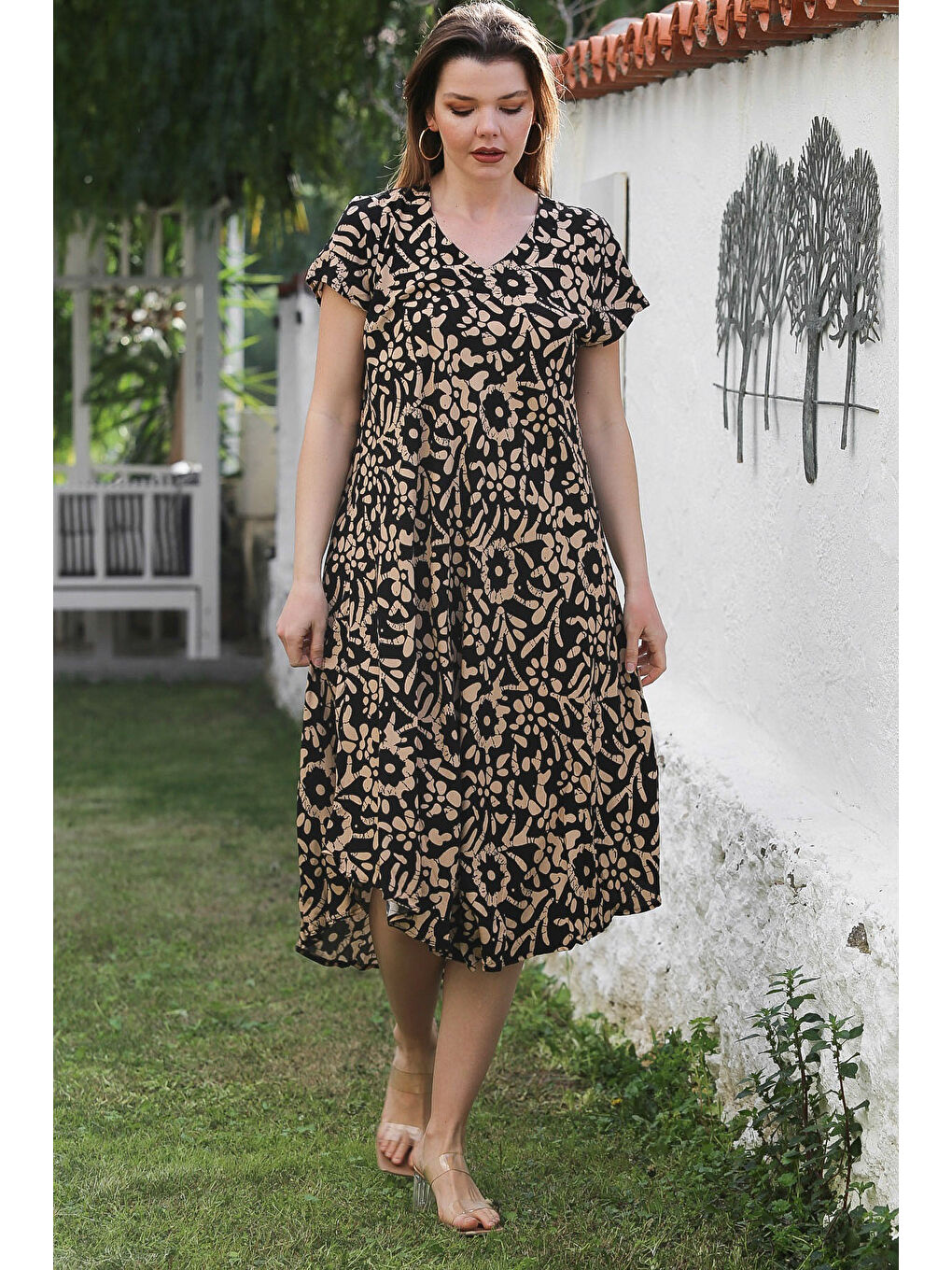Siyah-Bej V Yaka Düşük Kol Allover Baskılı Casual Viskon Dokuma Elbise 115 66-2