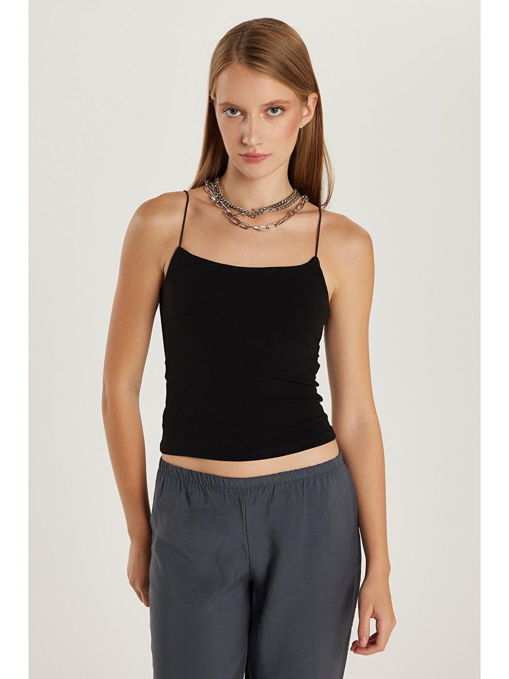 Kadın Slim Fit Dar Kesim İnce Askılı Kare Yaka Siyah Body Atlet-1