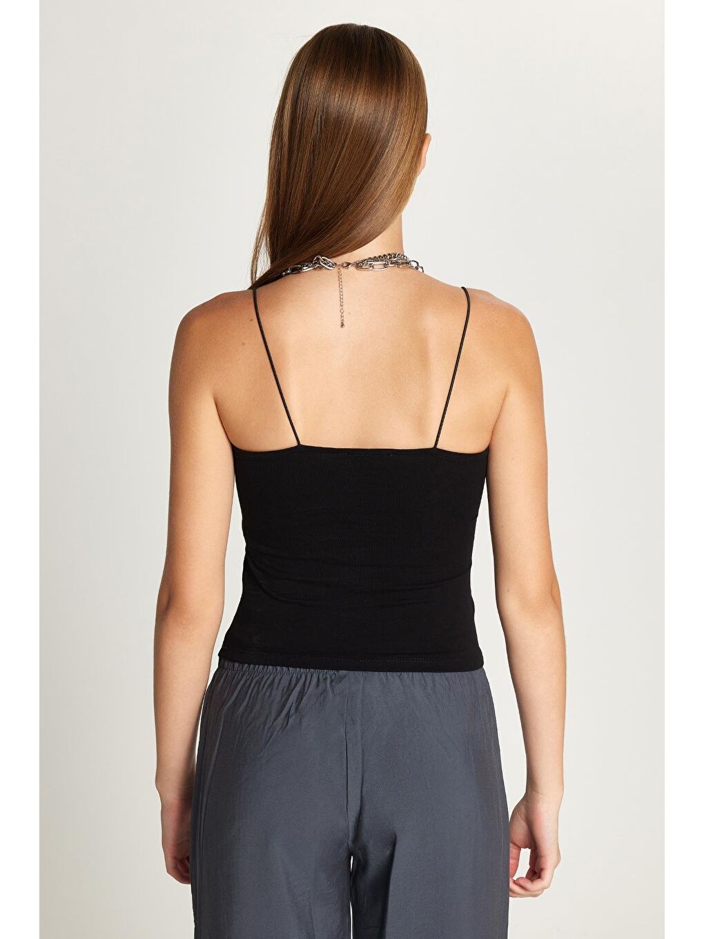 Kadın Slim Fit Dar Kesim İnce Askılı Kare Yaka Siyah Body Atlet-4