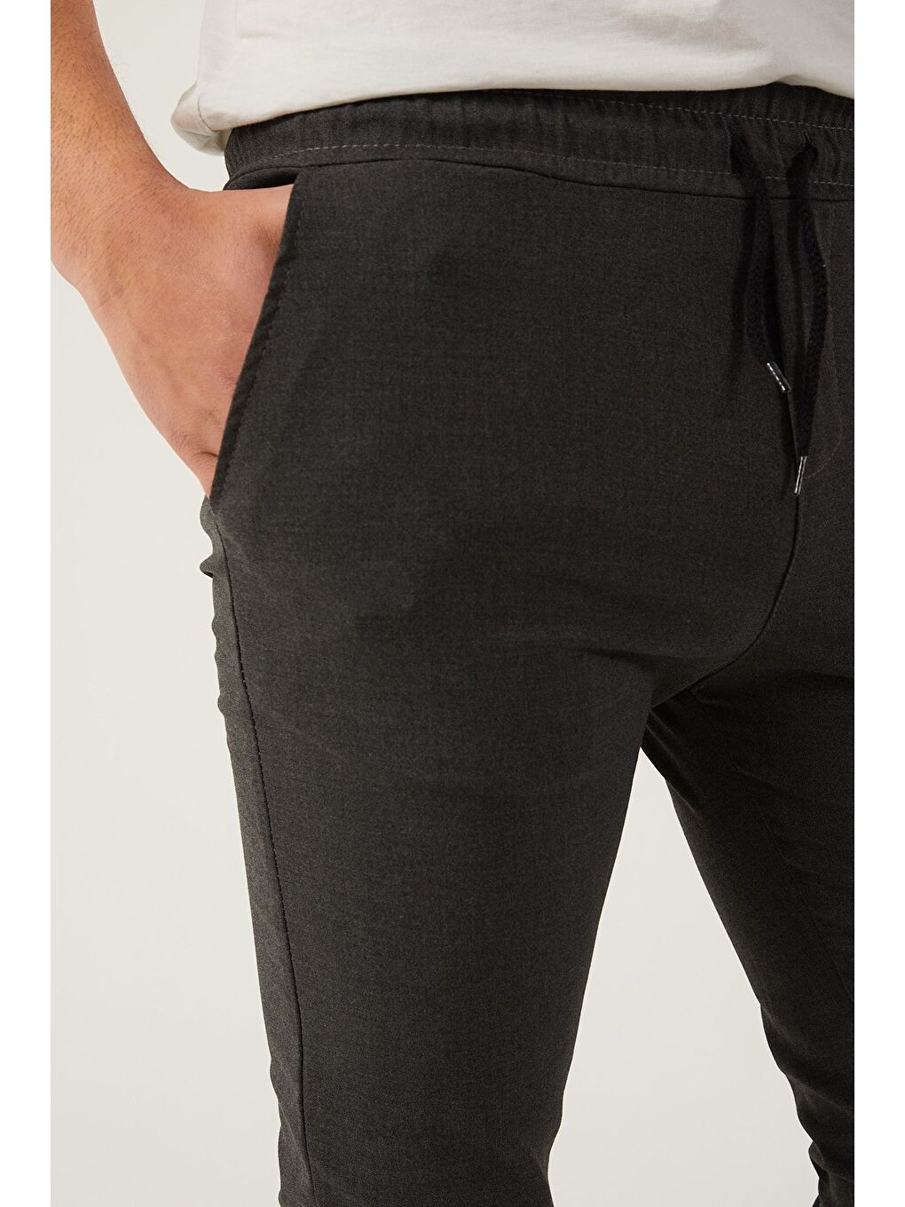 Gri Erkek Dar Kalıp Lastikli Paça Jogger Pantolon-3