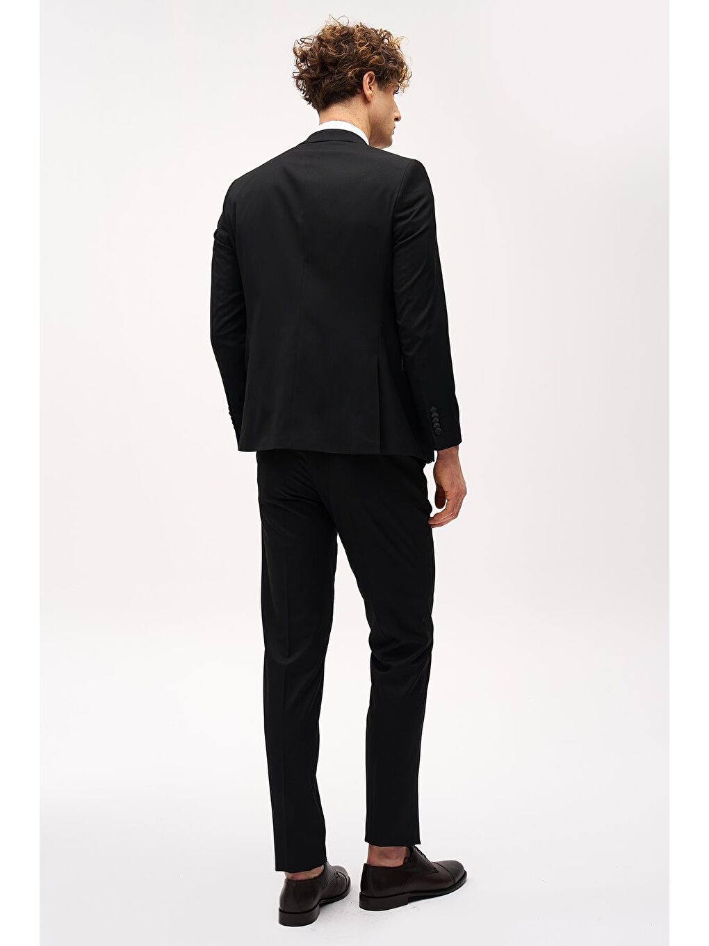 Erkek Siyah Slim Fit / Dar Kalıp Sivri Yaka Yelekli Takım Elbise-3