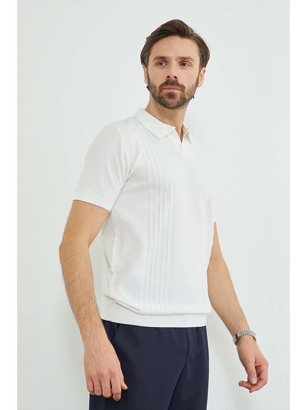 Beyaz Fitilli Apaş Yaka Triko Tişört-1