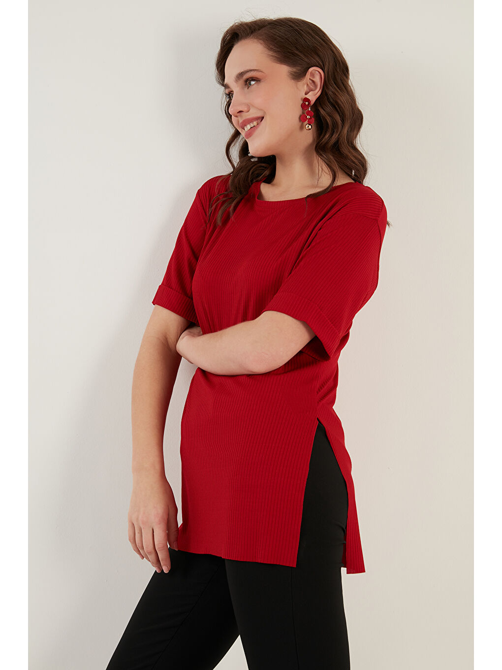 Kırmızı Oversize Bisiklet Yaka Yırtmaç Detaylı Kadın Bluz 5869000-3