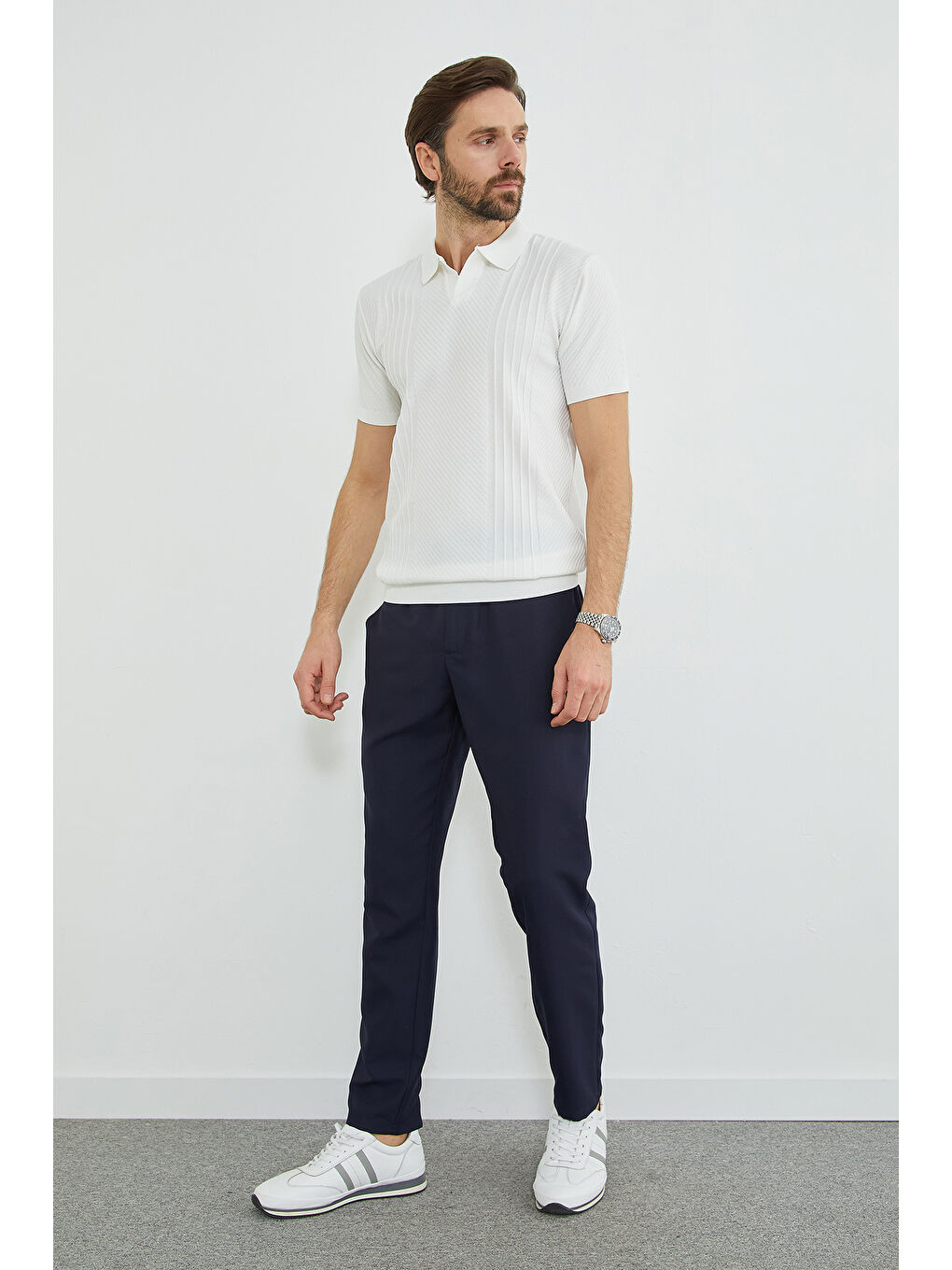 Beyaz Fitilli Apaş Yaka Triko Tişört-2