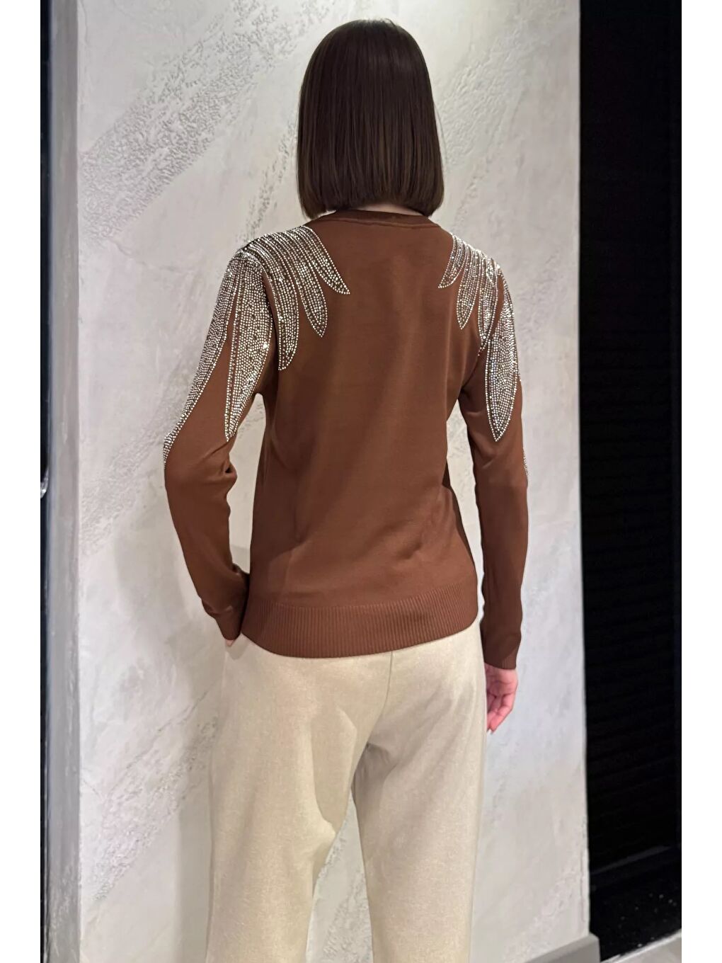 Kahverengi Taş İşlemeli Bisiklet Yaka Kadın Bluz-3