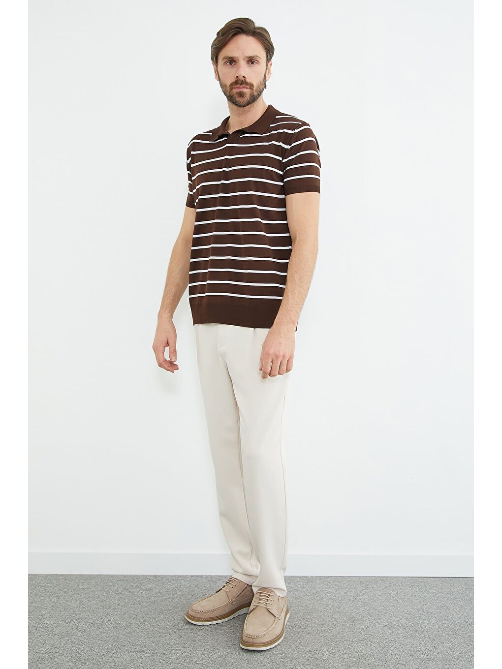 Kahverengi Çizgili Apaş Yaka Triko Tişört-2