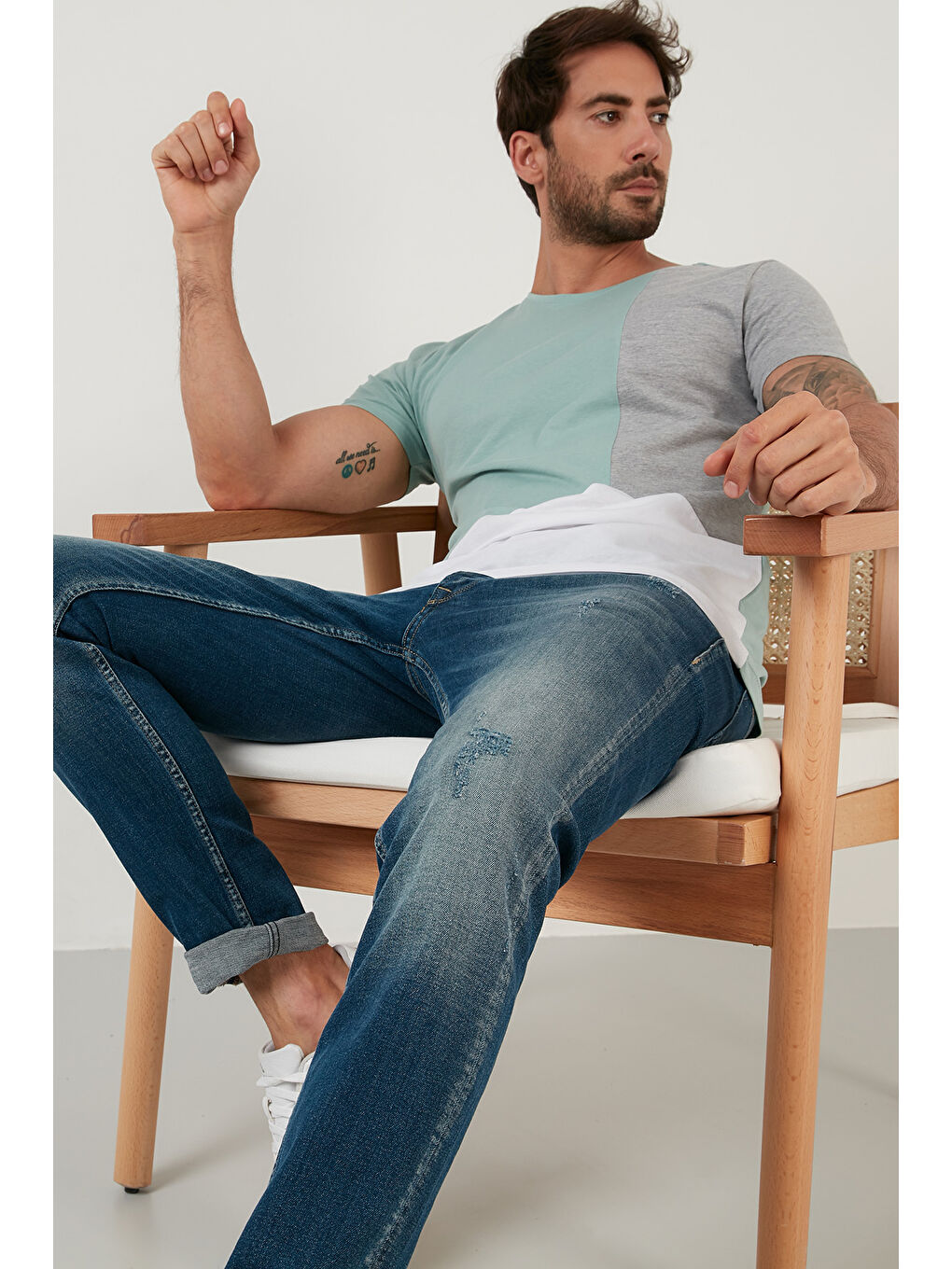 Beyaz Regular Fit Renk Bloklu Bisiklet Yaka %100 Pamuk Tişört 5902393