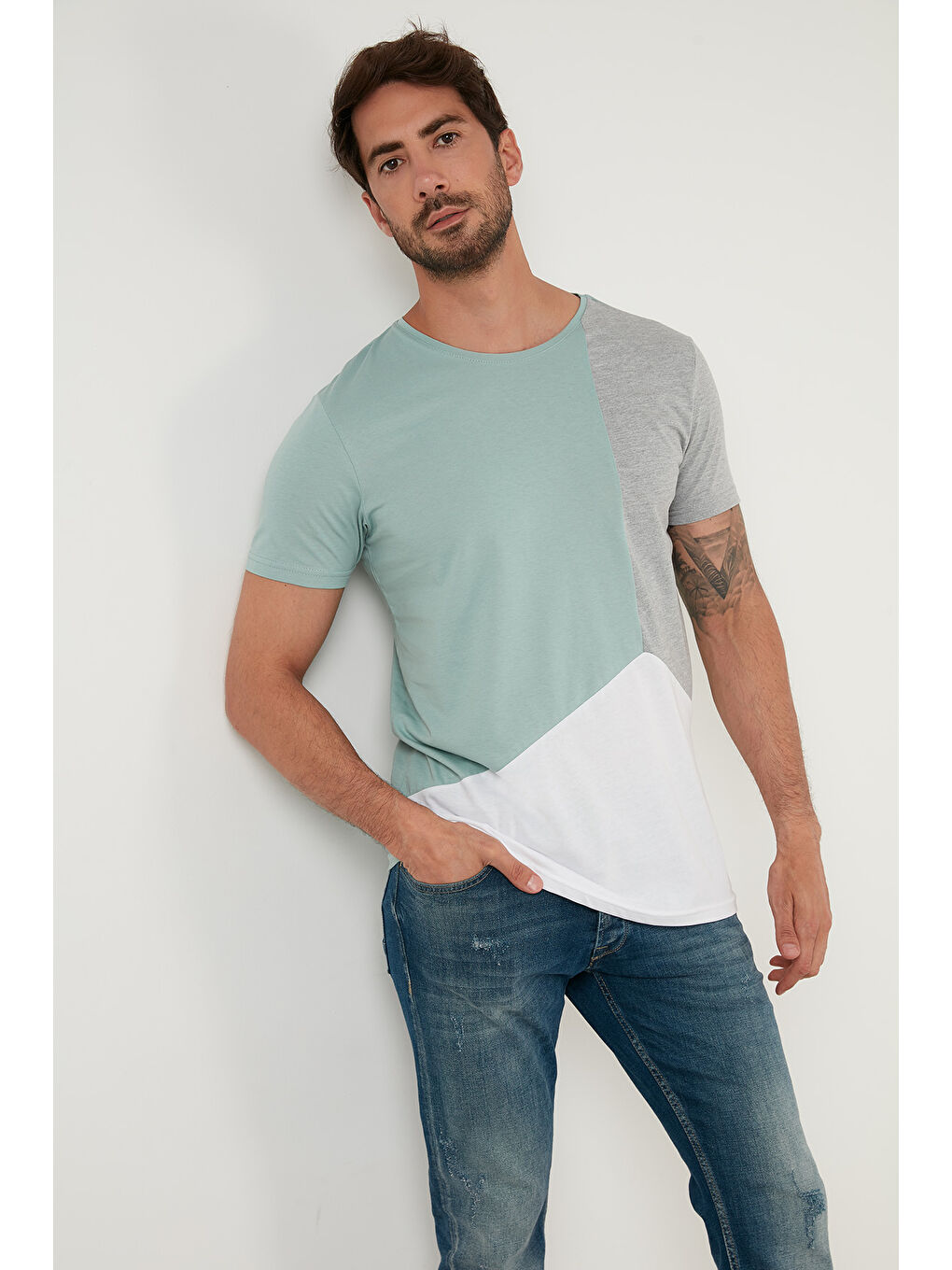 Beyaz Regular Fit Renk Bloklu Bisiklet Yaka %100 Pamuk Tişört 5902393-3