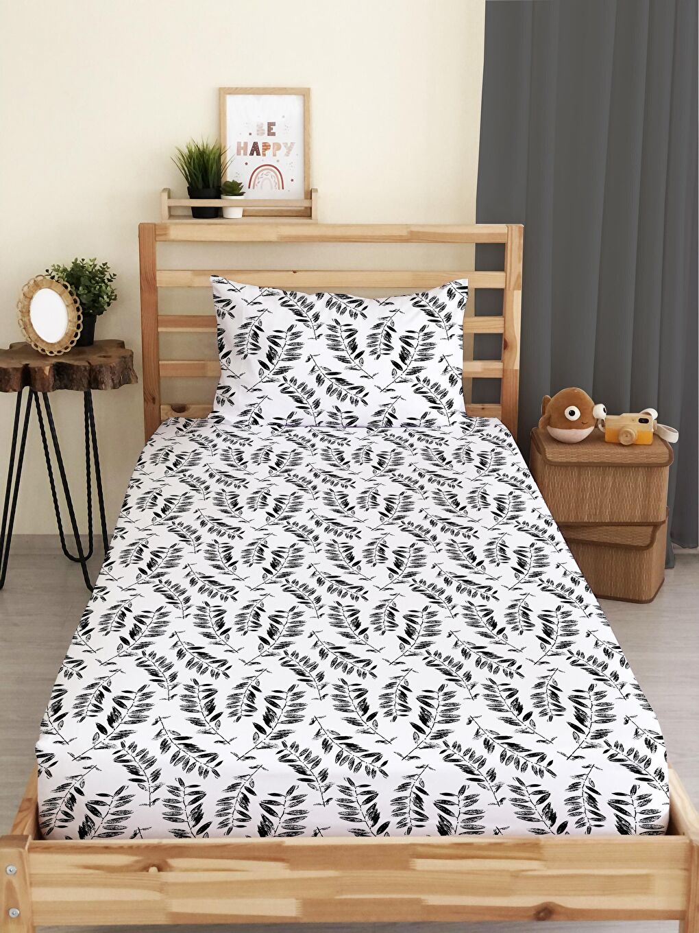 Karışık Yaprak Desenli Baskılı Tek Kişilik Lastikli Çarşaf Seti