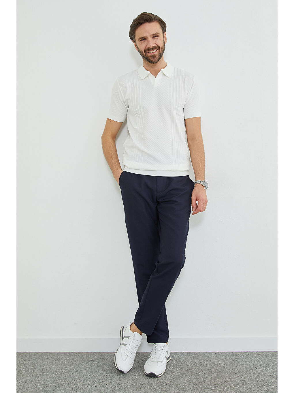 Beyaz Fitilli Apaş Yaka Triko Tişört-4