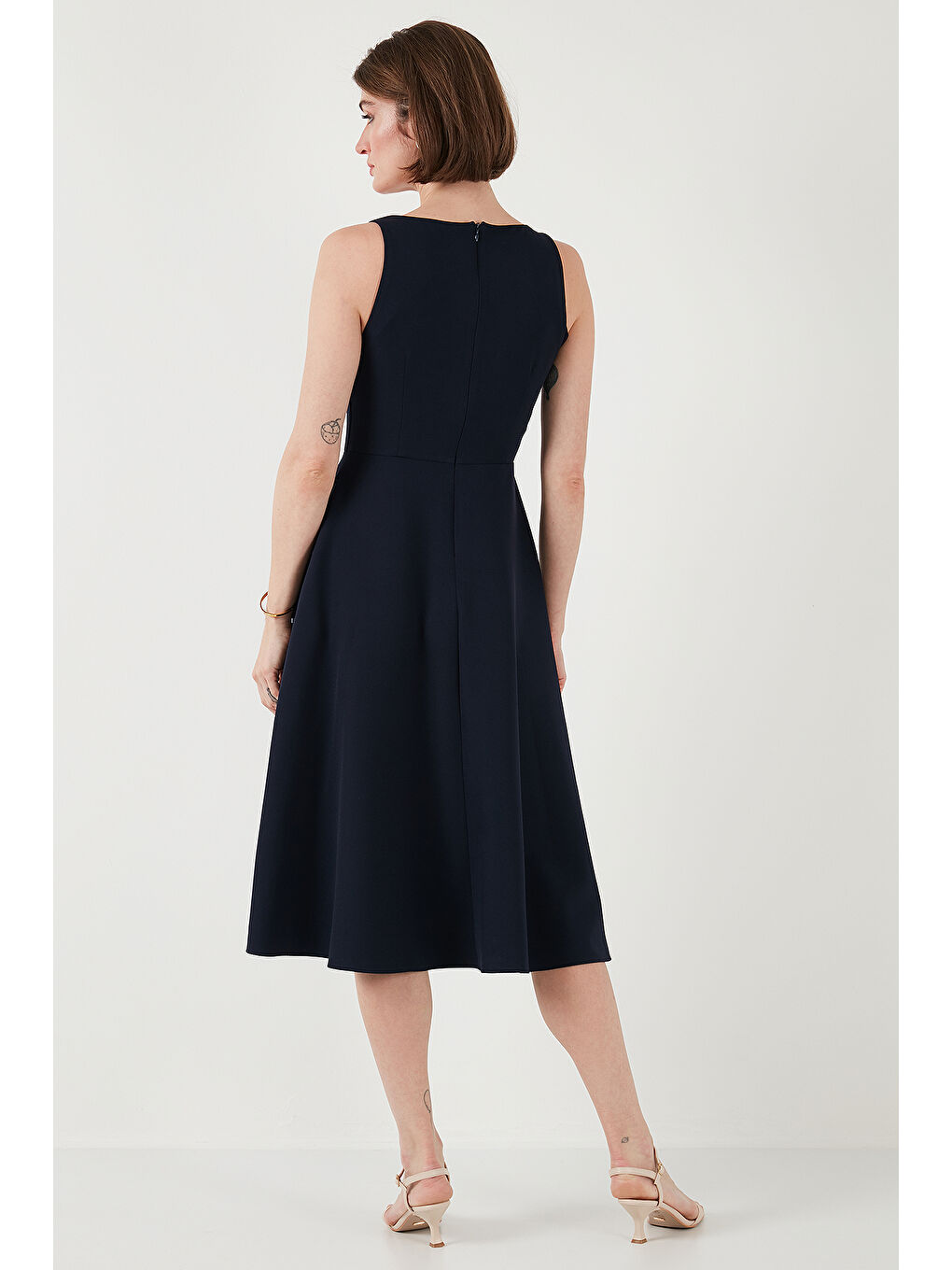 Lacivert Regular Fit Bisiklet Yaka Cepli Pileli Midi Boy Kadın Elbise 6111963-6