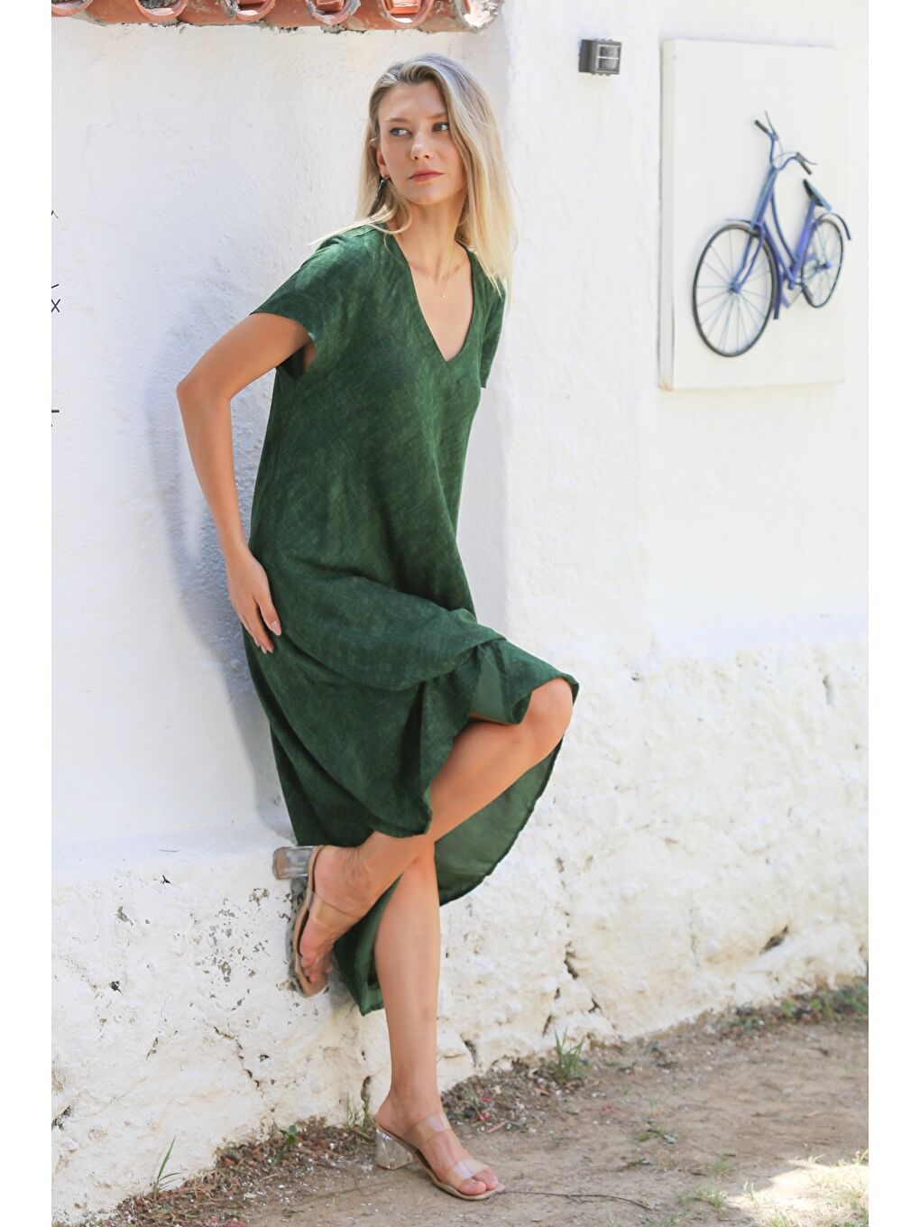 Koyu Yeşil V Yaka Kısa Kol Allover Baskılı Dokuma Casual Elbise-1