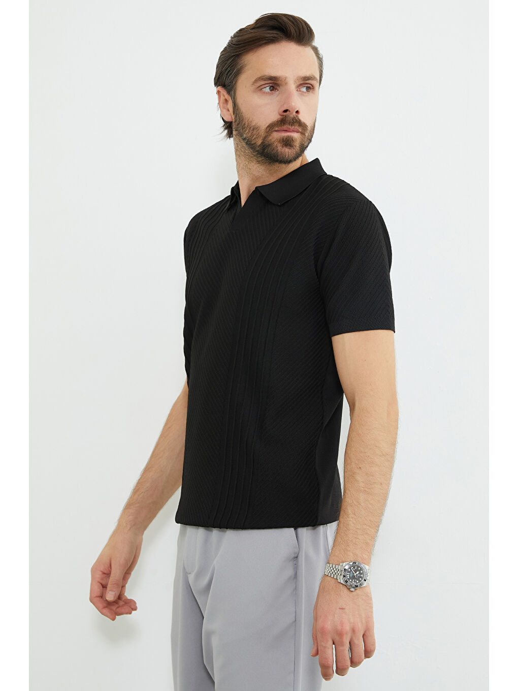 Siyah Fitilli Apaş Yaka Triko Tişört-3