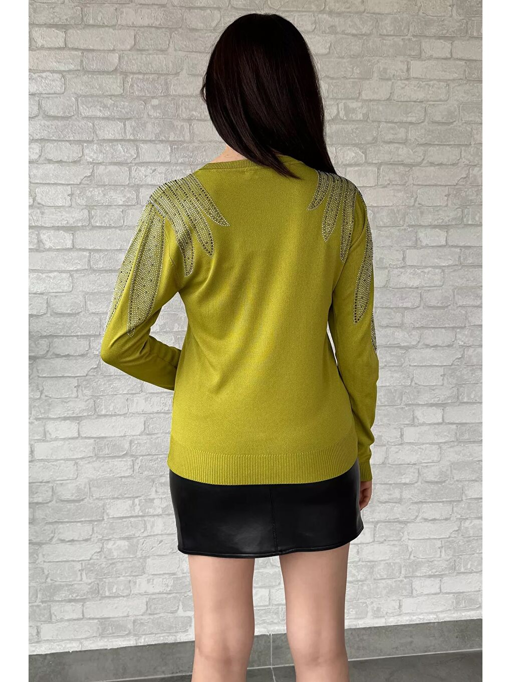 Yeşil Taş İşlemeli Bisiklet Yaka Kadın Bluz-3