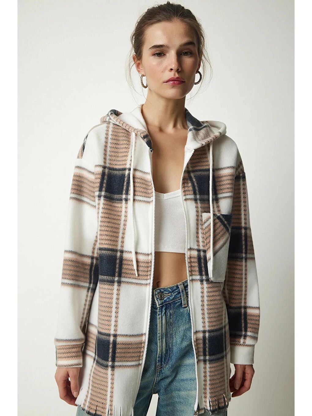 Kadın Ekru Bisküvi Kapüşonlu Önü Fermuarlı Püsküllü Polar Sweatshirt HZL24W-BD138611