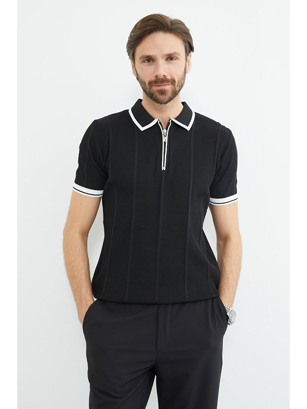 Siyah Çizgili Yarım Fermuarlı Polo Yaka Triko Tişört-3