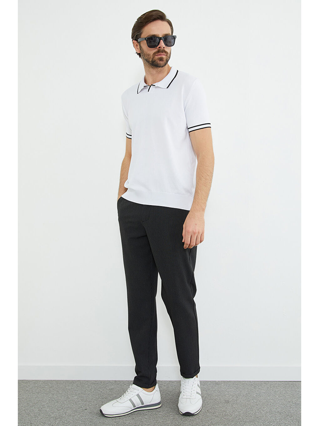 Siyah Çizgili Duble Paça Beli Bağlamalı Pantolon