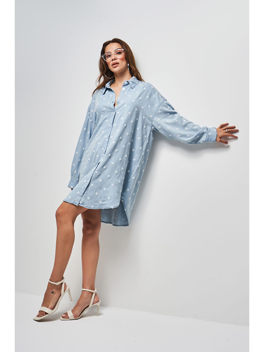 Mavi Kadın Snow Jean Rengi 1S5-3 Çiçek Nakışlı Oversize Tasarım Denim Gömlek-3