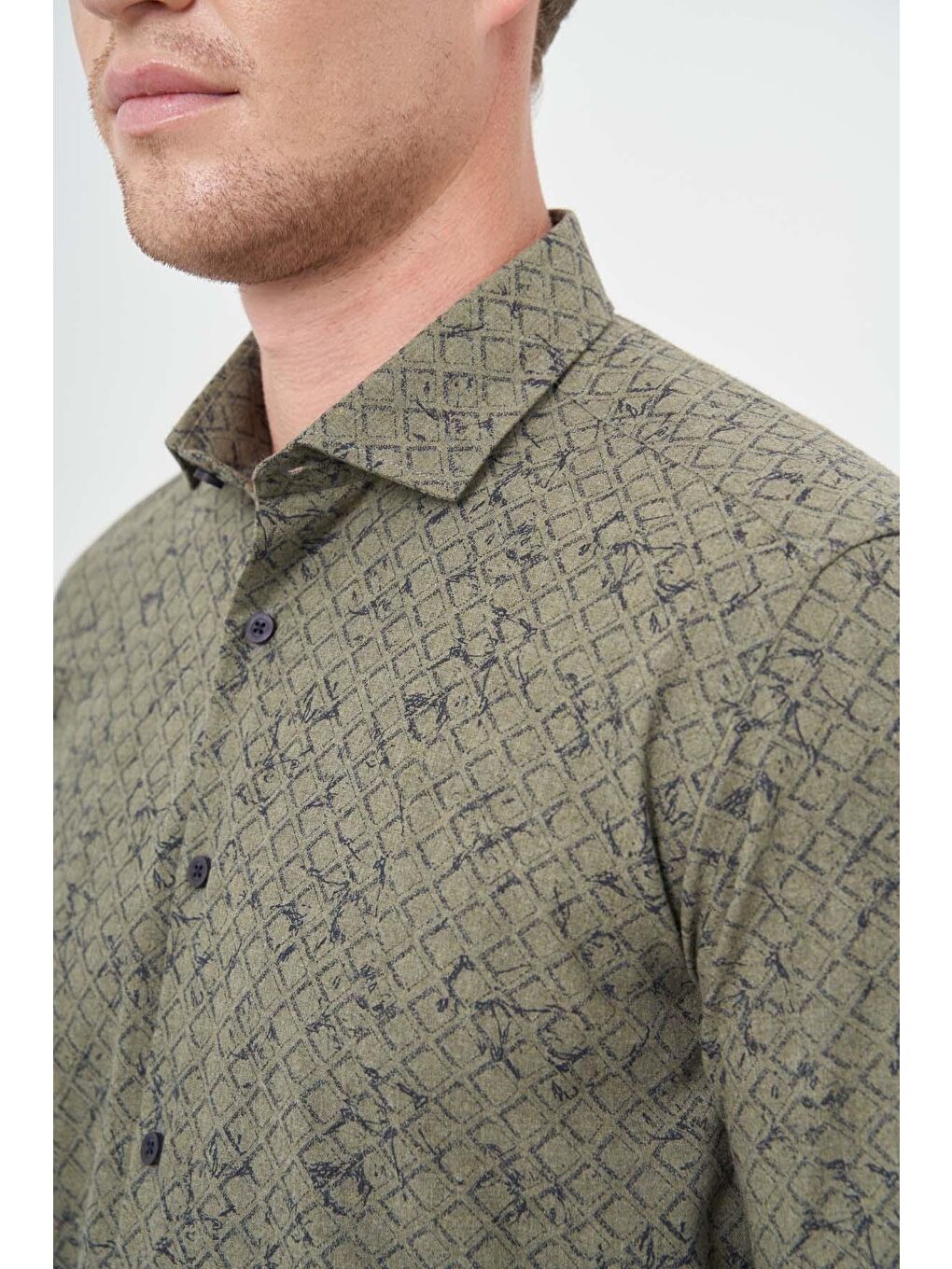 Koyu Haki Uzun Kol Yarım İtalyan Yaka Cepsiz Pamuklu Classic Slim Fit Gömlek 1004245222-3