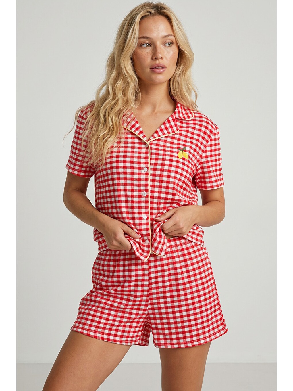 Karışık Düğmeli Biyeli İnce Soft Örme Şortlu Pijama Takımı 8022
