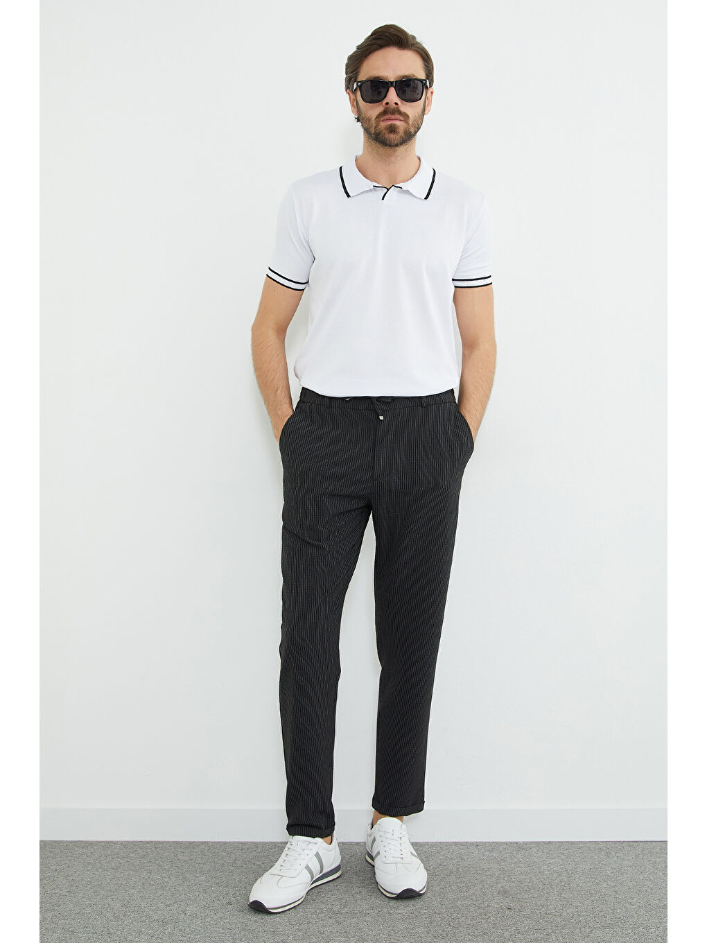 Siyah Çizgili Duble Paça Beli Bağlamalı Pantolon-2