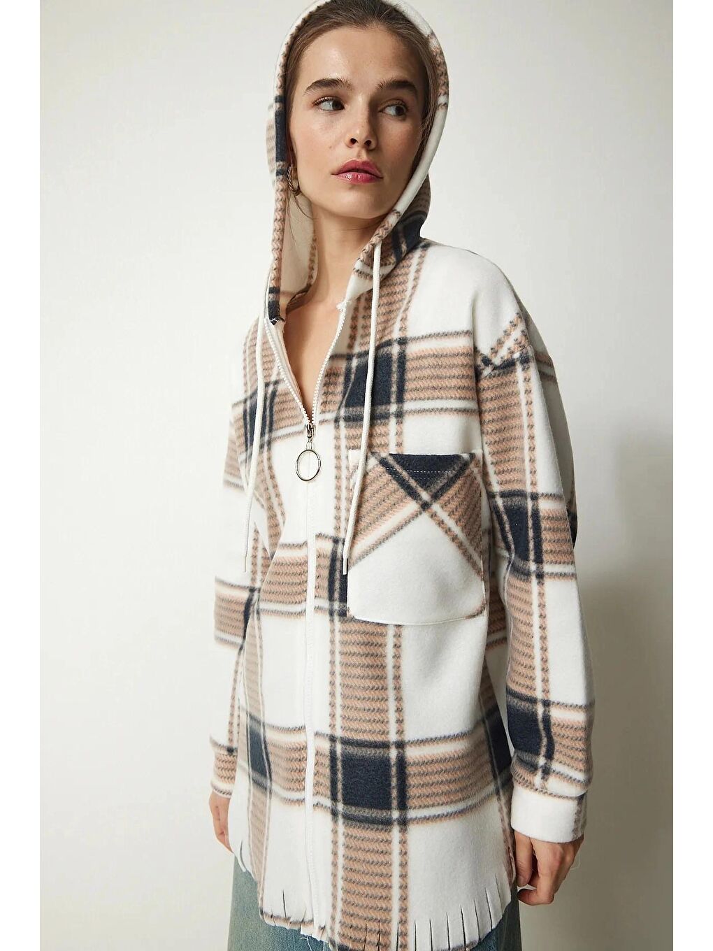 Kadın Ekru Bisküvi Kapüşonlu Önü Fermuarlı Püsküllü Polar Sweatshirt HZL24W-BD138611-4