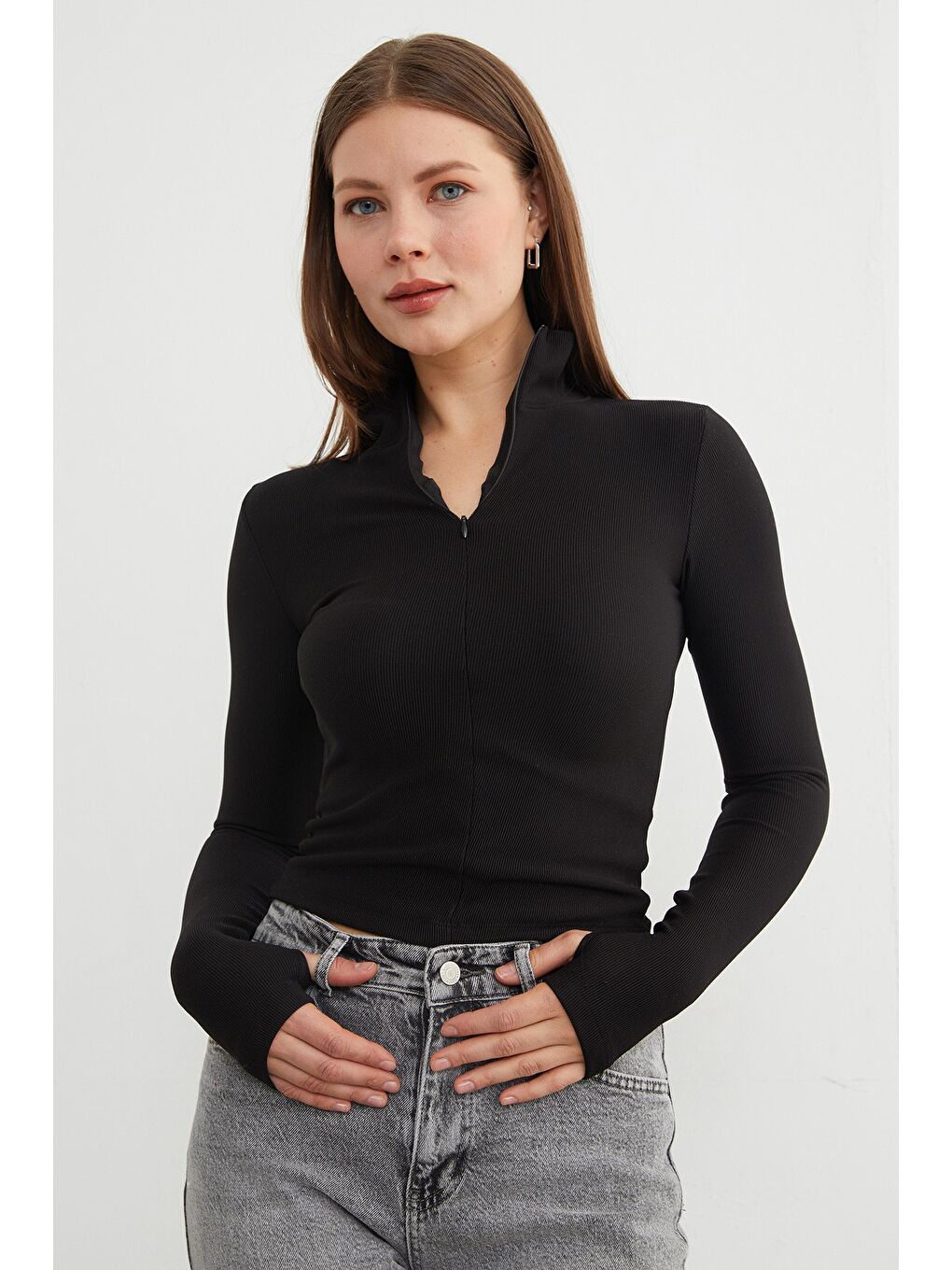 Siyah Fitilli Fermuarlı Dik Yaka Bluz-2