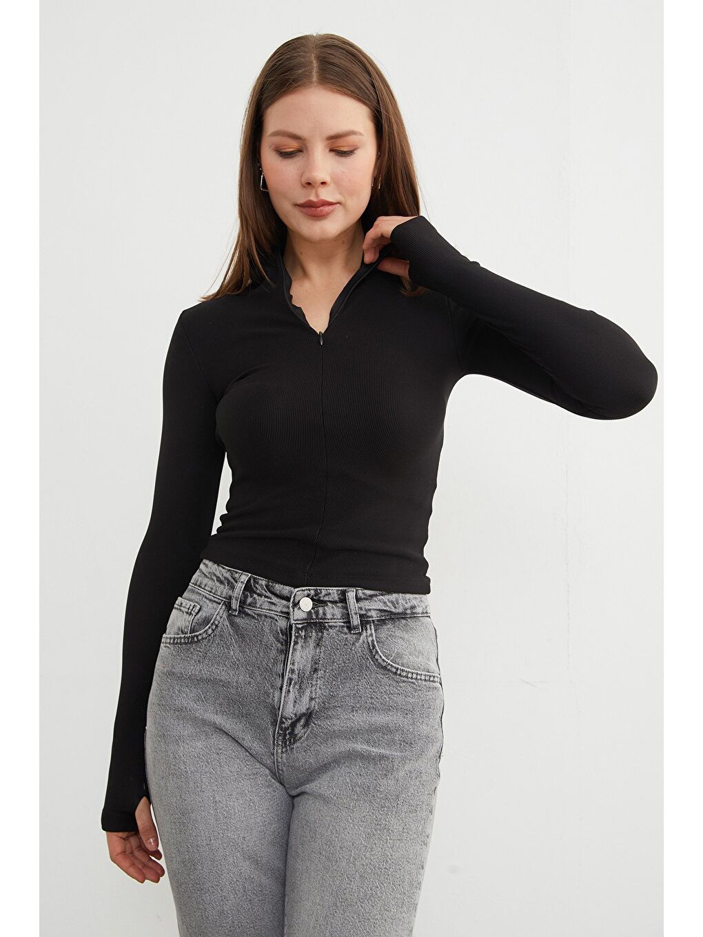 Siyah Fitilli Fermuarlı Dik Yaka Bluz-3