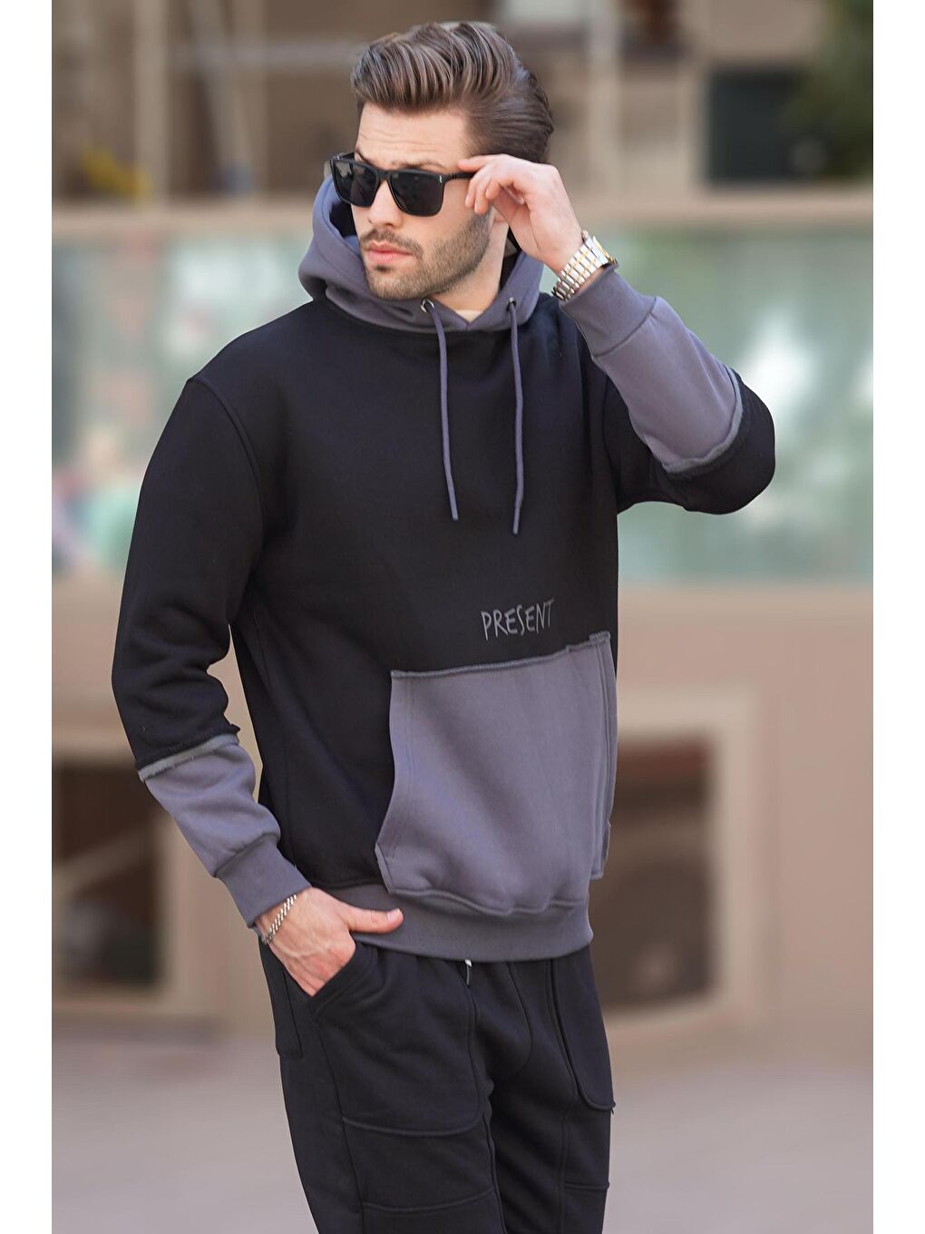 Madmext Siyah Kapüşonlu Cep Detaylı Erkek Sweatshirt 7071 - 1