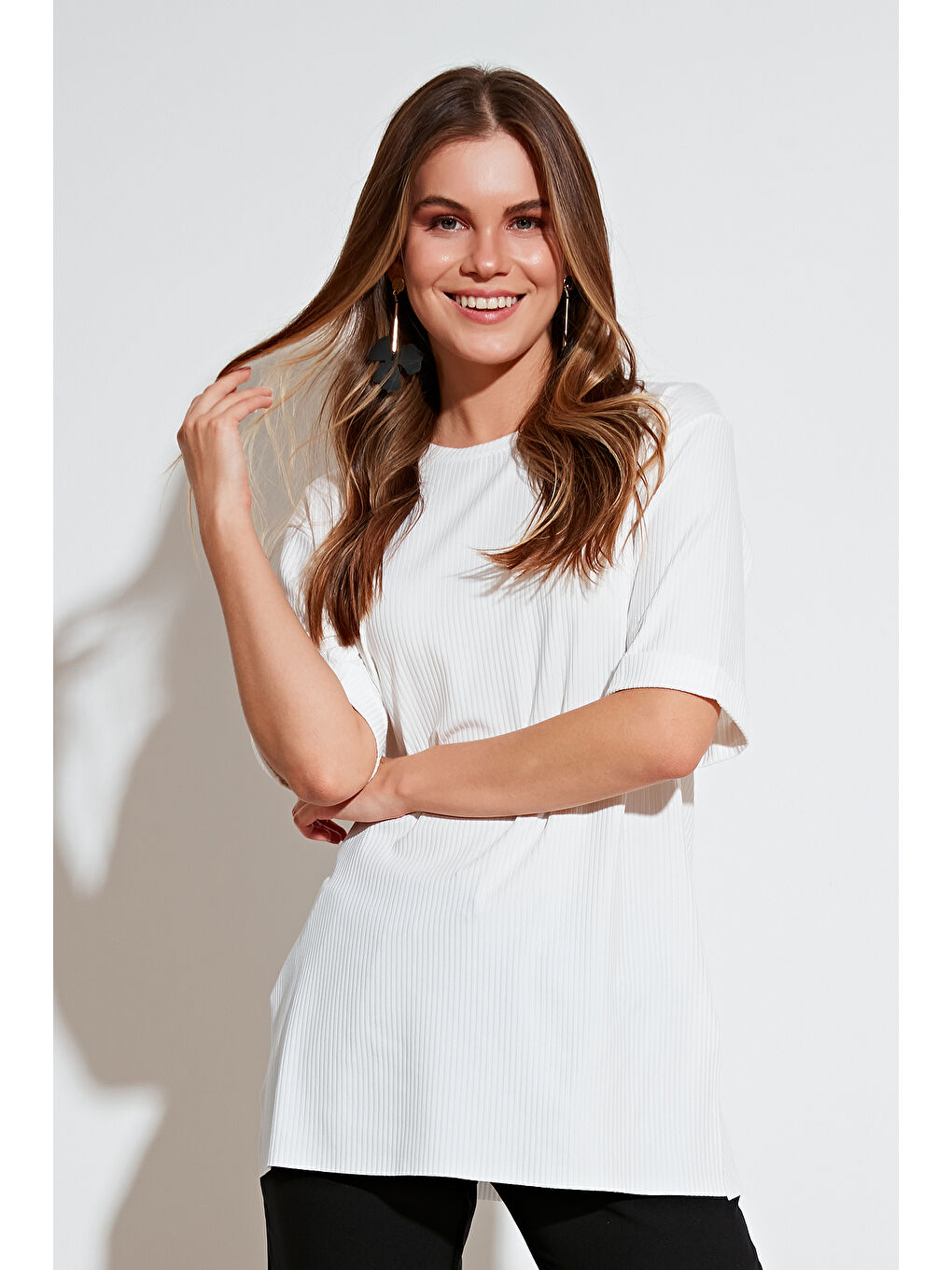 Ekru Oversize Bisiklet Yaka Yırtmaç Detaylı Bluz 5869000