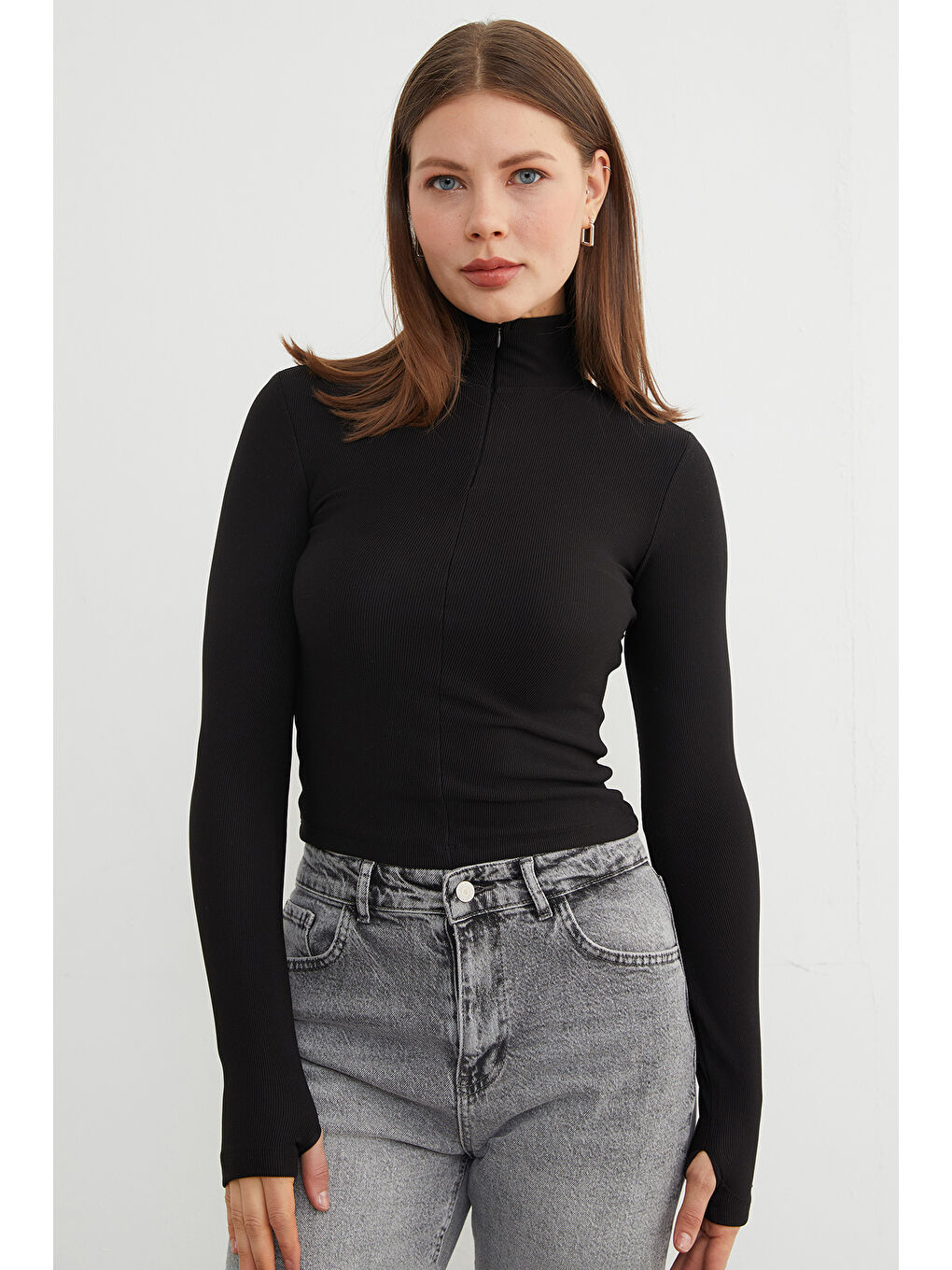 Siyah Fitilli Fermuarlı Dik Yaka Bluz-4