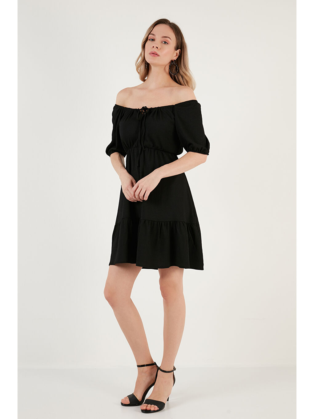 Siyah Önü Büzgülü Balon Kollu Mini Elbise 5869005-4