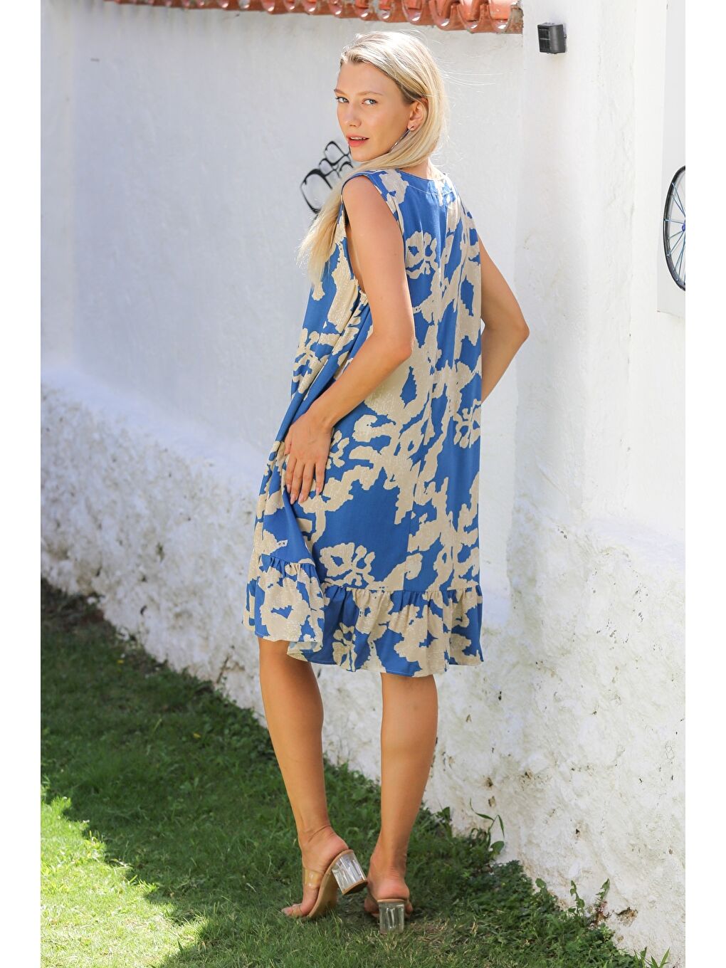 Mavi-Bej V Yaka Kolsuz Etek Ucu Fırfırlı Dokuma Casual Elbise-7