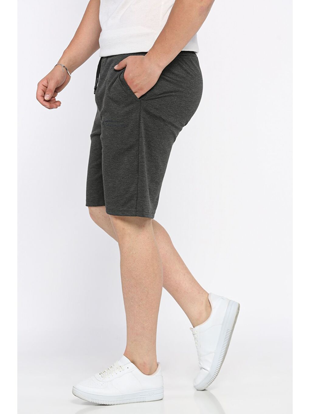 Siyah Yazı Baskılı Erkek Şort-1