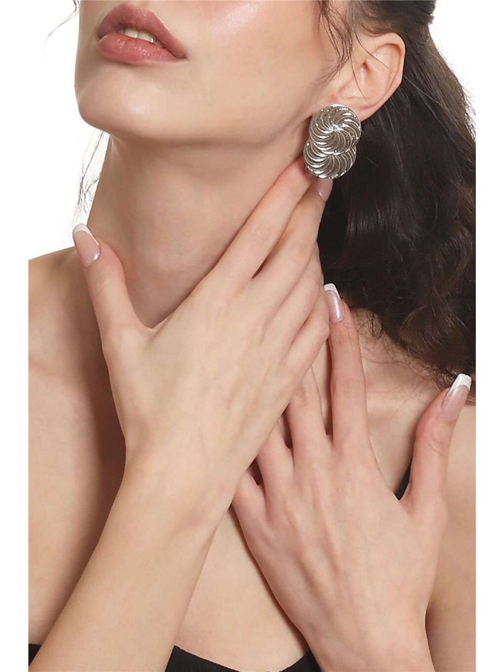 Gri Kadın Lak  Kaplama Çivili Model Spiral Baskılı Tasarım Küpe-1