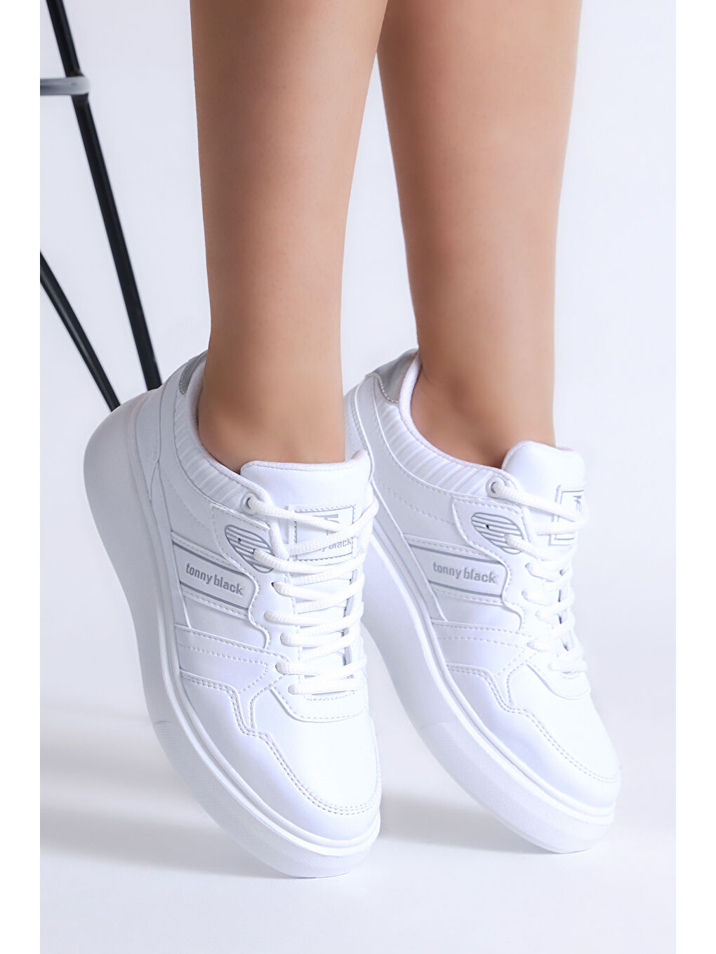 Kadın Beyaz Yüksek Poli Taban Yanı Şeritli Bağcıklı Spor Ayakkabı-2
