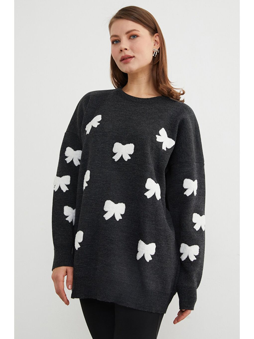 Antrasit Kurdele Nakışlı Bisiklet Yaka Oversize Triko Kazak-2