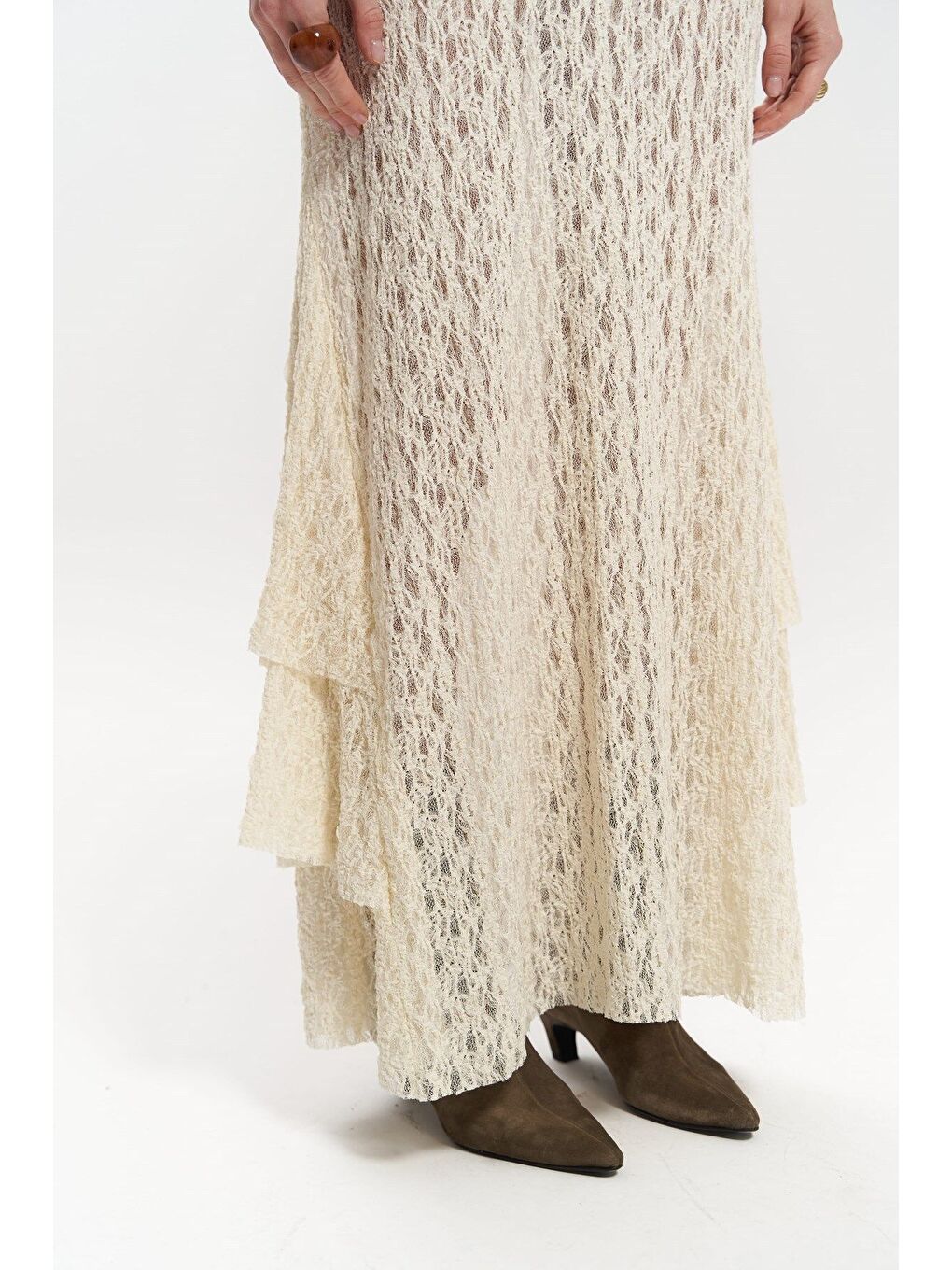 Eli Dantelli Bej Uzun Elbise-1