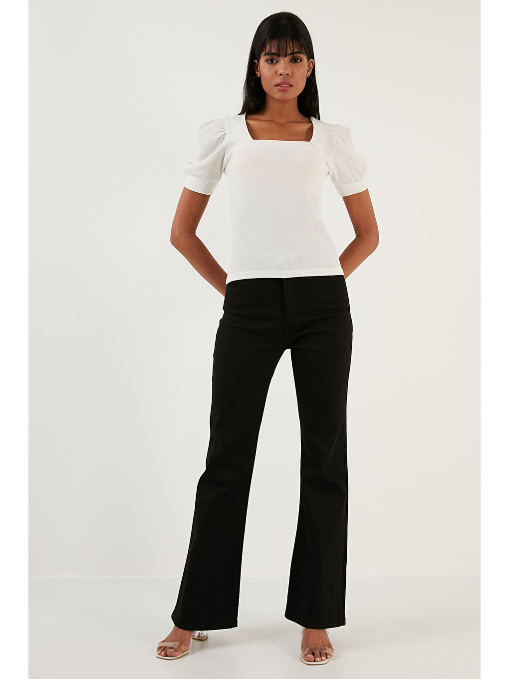 Ekru Kol Detaylı Kare Yaka Bluz 5869002-3