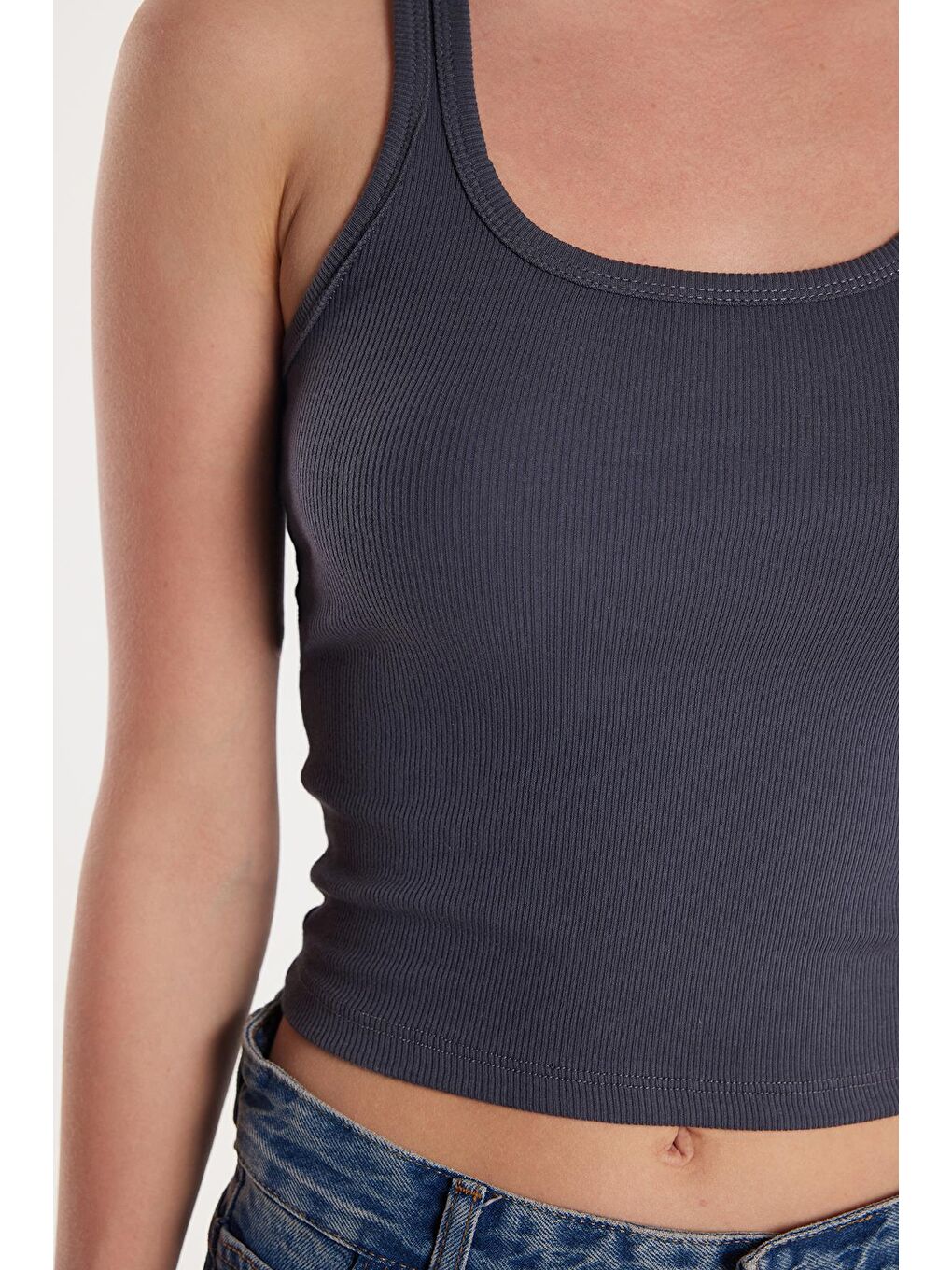 Kadın Slim Fit Dar Kesim İnce Askılı U Yaka Antrasit Body Atlet-2